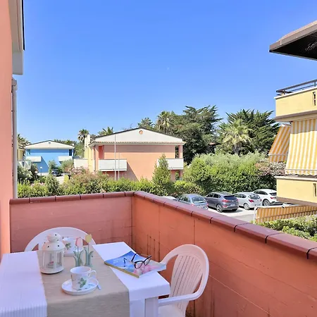 498 - Bilocale Completamente Ristrutturato Al Primo Piano A Con Doppio Terrazzo Vicino Al Mare Climatizzato - Inclusa Nel Prezzo Apartment *